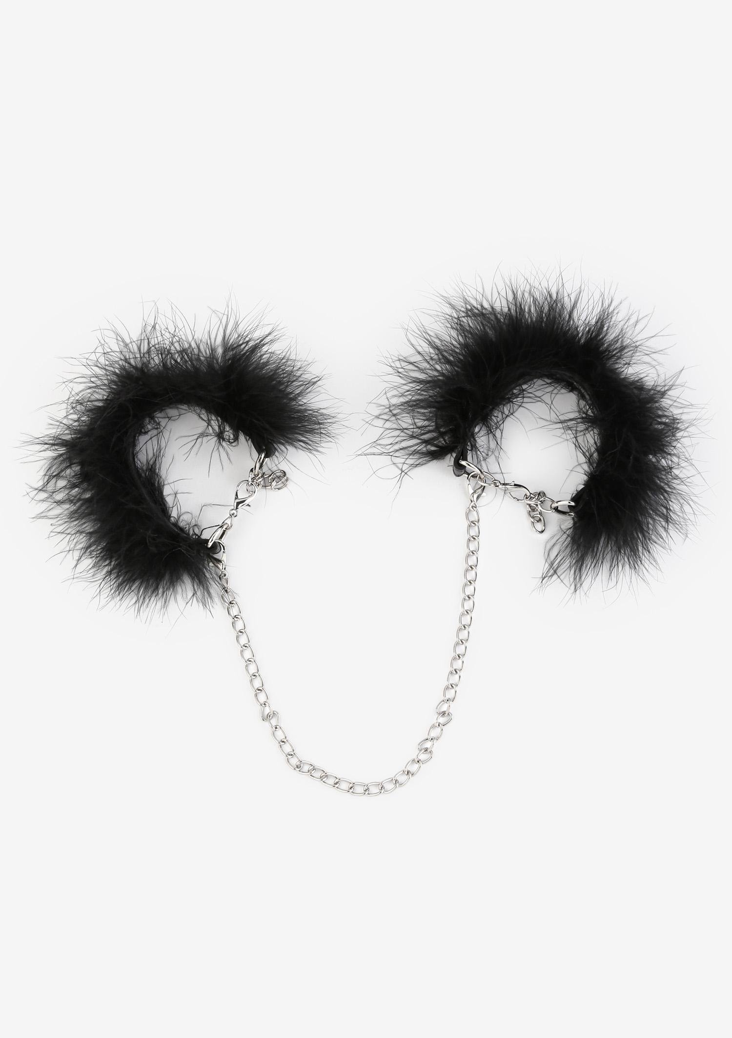 POUPEE HANDCUFFS WITH FUR 01
